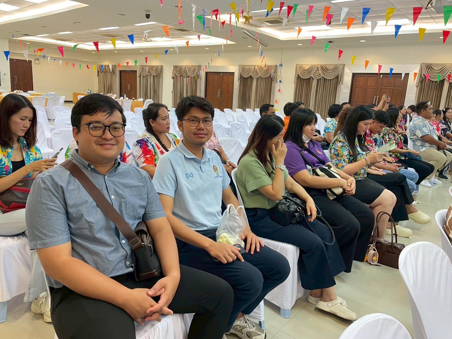 102. วันที่ 26 เมษายน 2568 สาขาการบริหารการศึกษา ได้จัดกิจกรรมรดน้ำดำหัวคณาจารย์ระดับบัณฑิตศึกษา ประจำสาขาการบริหารการศึกษา ณ ห้องประชุมครุร่มสัก 1 ชั้น 3 อาคารคณะครุศาสตร์
